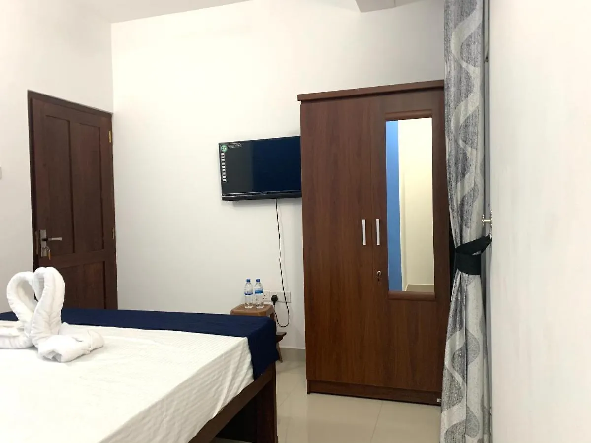 Royal City Inn Negombo 0*,