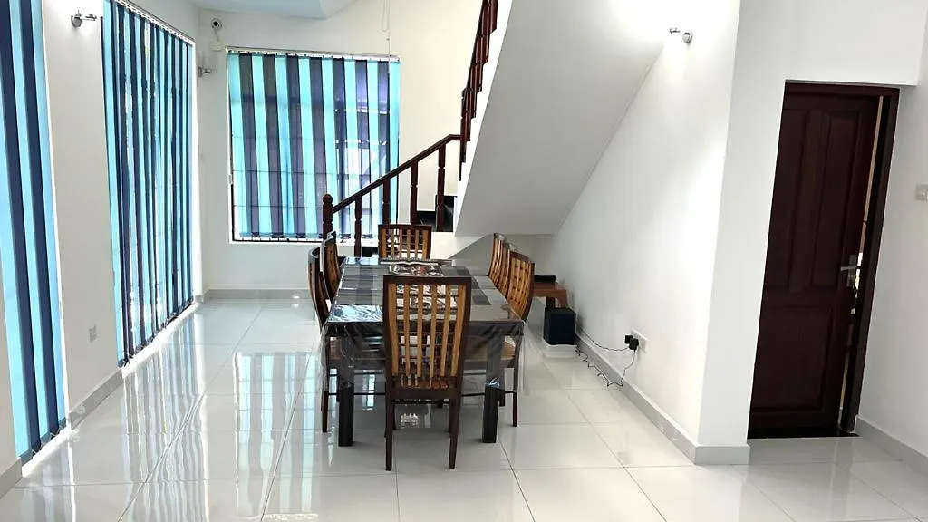 Royal City Inn Negombo 0*,
