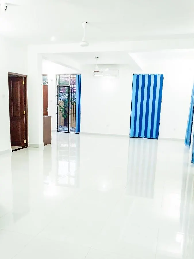 Royal City Inn Negombo 0*,